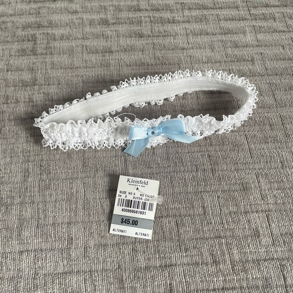 Kleinfeld garter with “something blue” bow - Picture 1 of 1